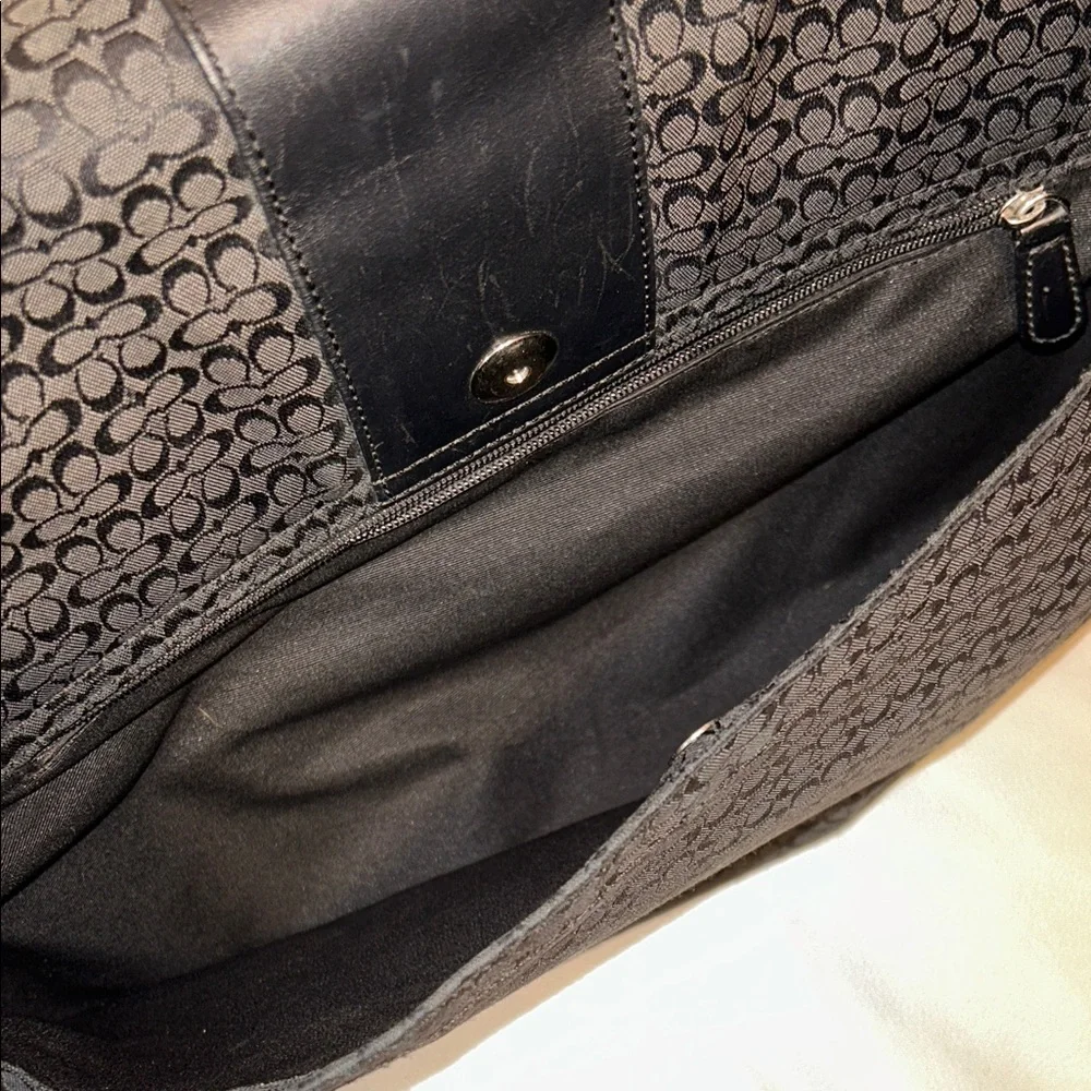 Coach elegant messenger