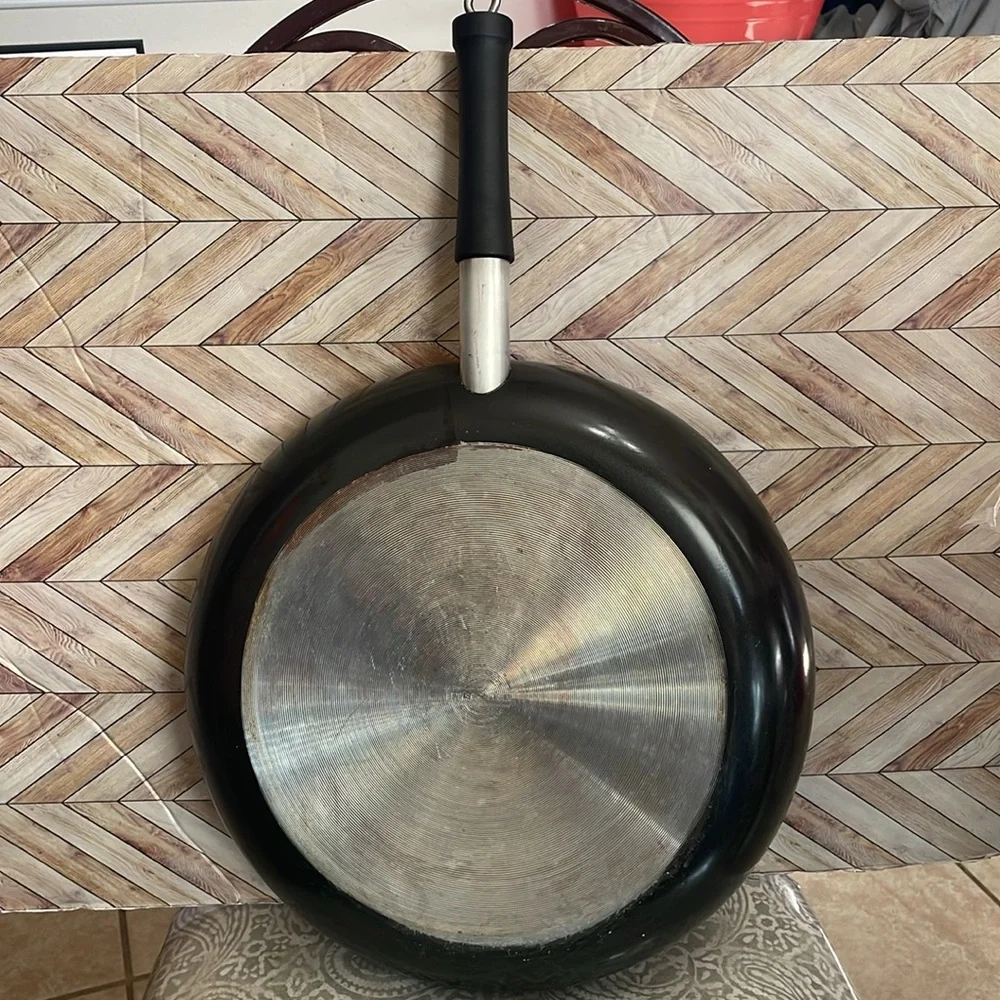 14” Tool of the Trade Illumina + non‎ stick frying pan. Large multipurpose