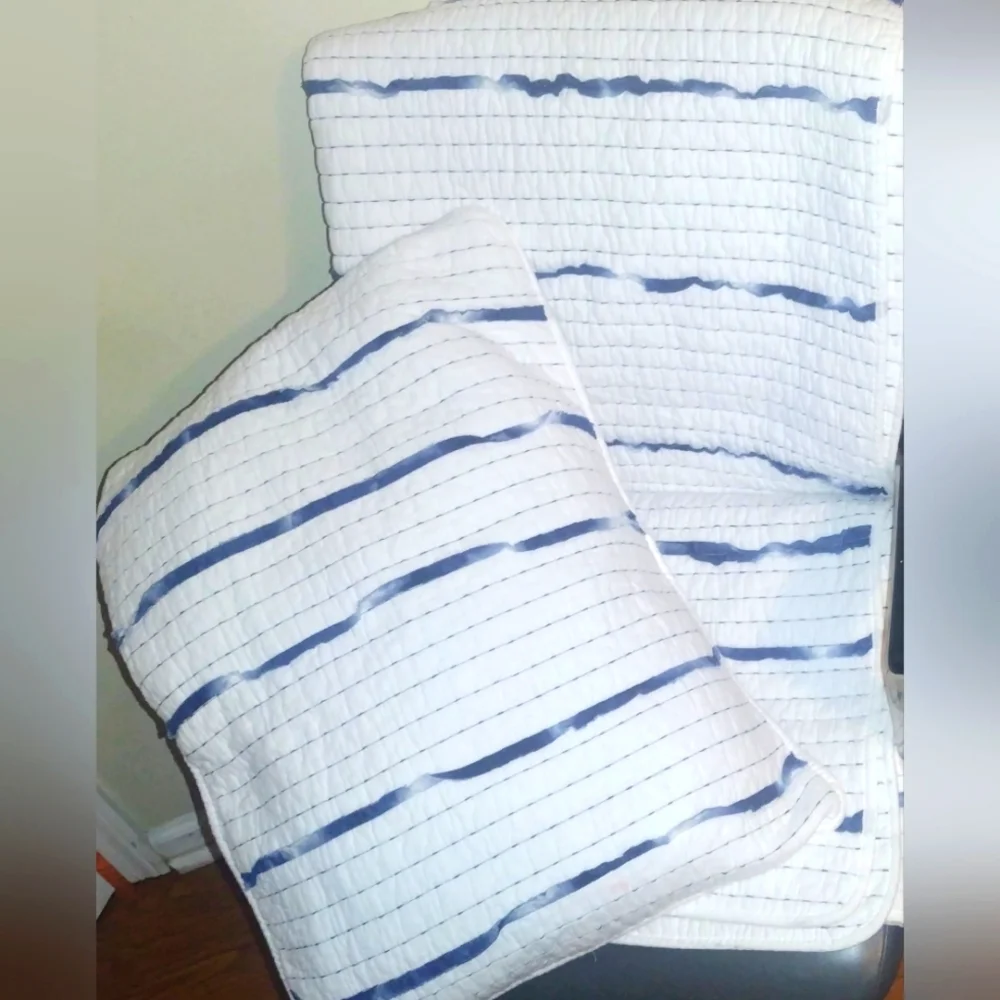 Rachel Zoe White w/Blue stripes Full comforter &Sham