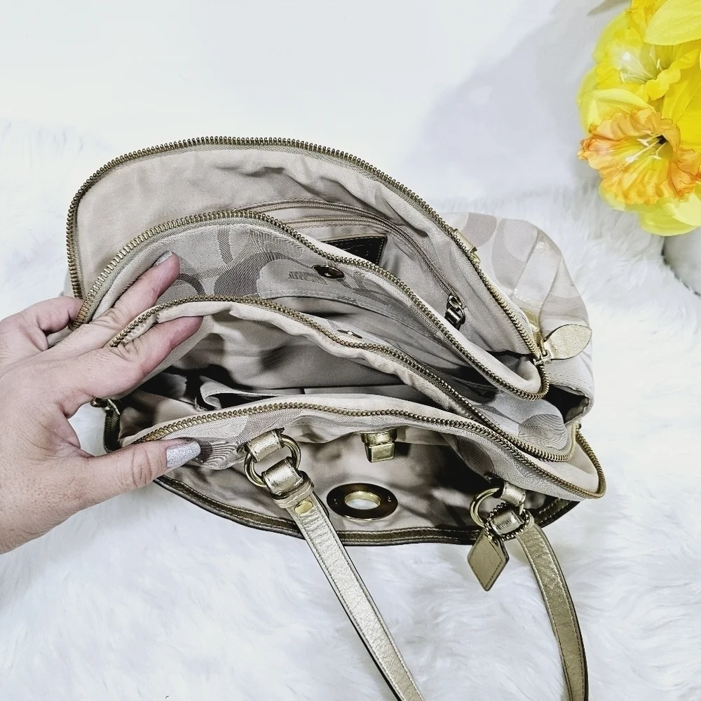 Coach penelope signature