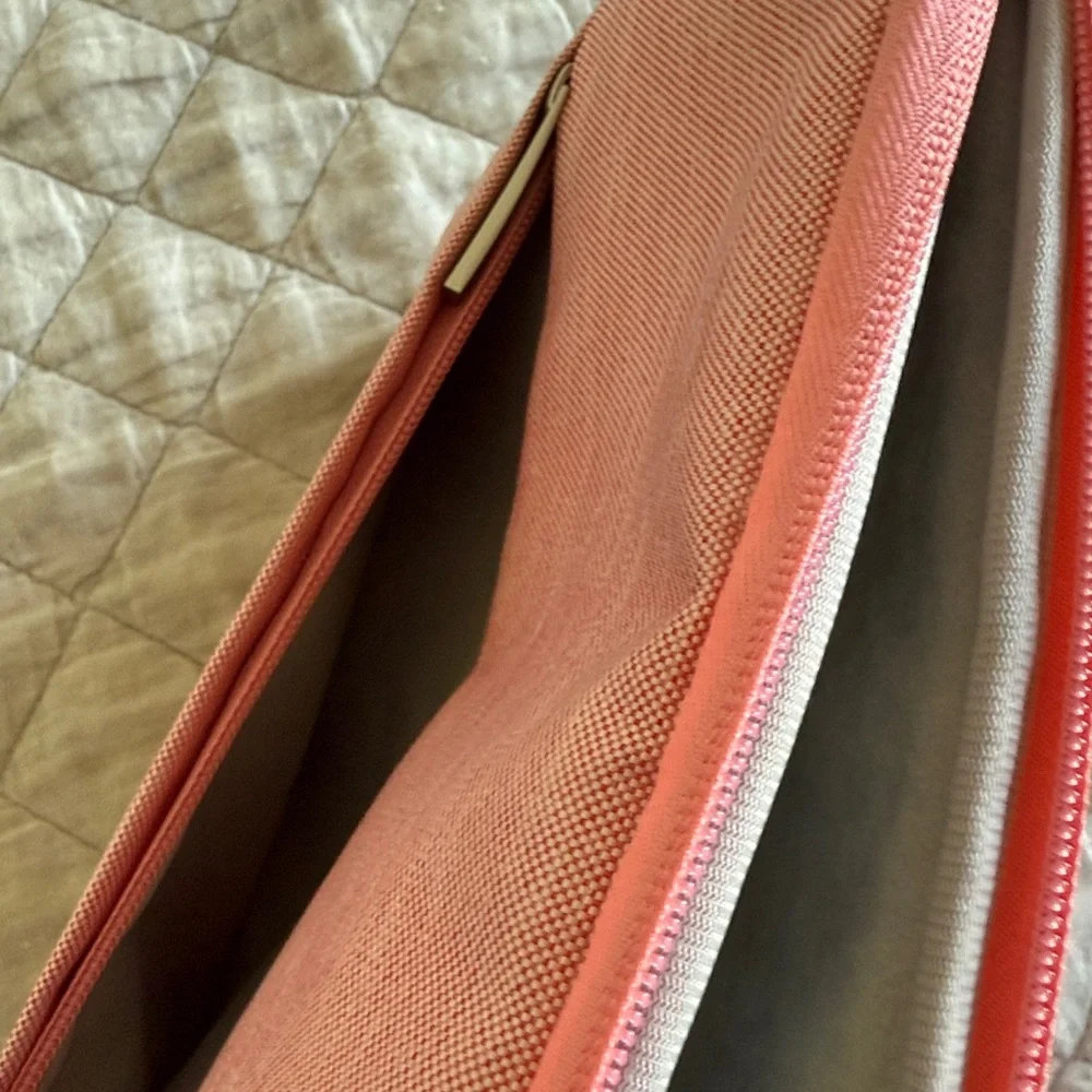 N/A padded laptop