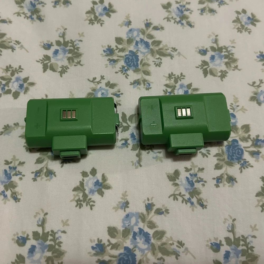 GREEN XBOX RECHARGEABLE PLAY & CHARGE BATTERIES