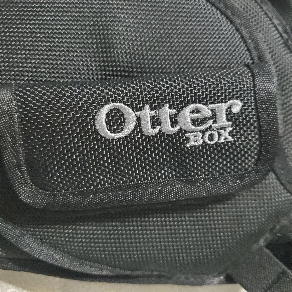 OtterBox compact organizer