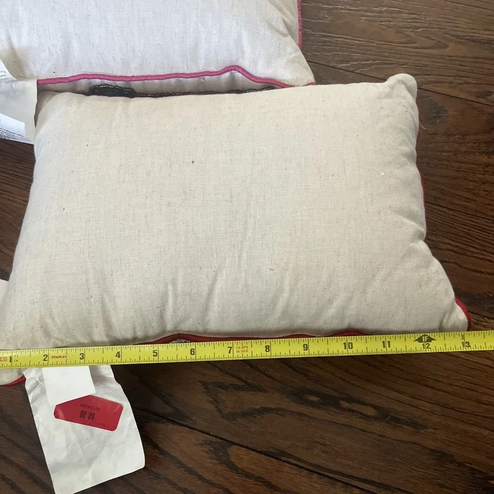 N/A ** pillow