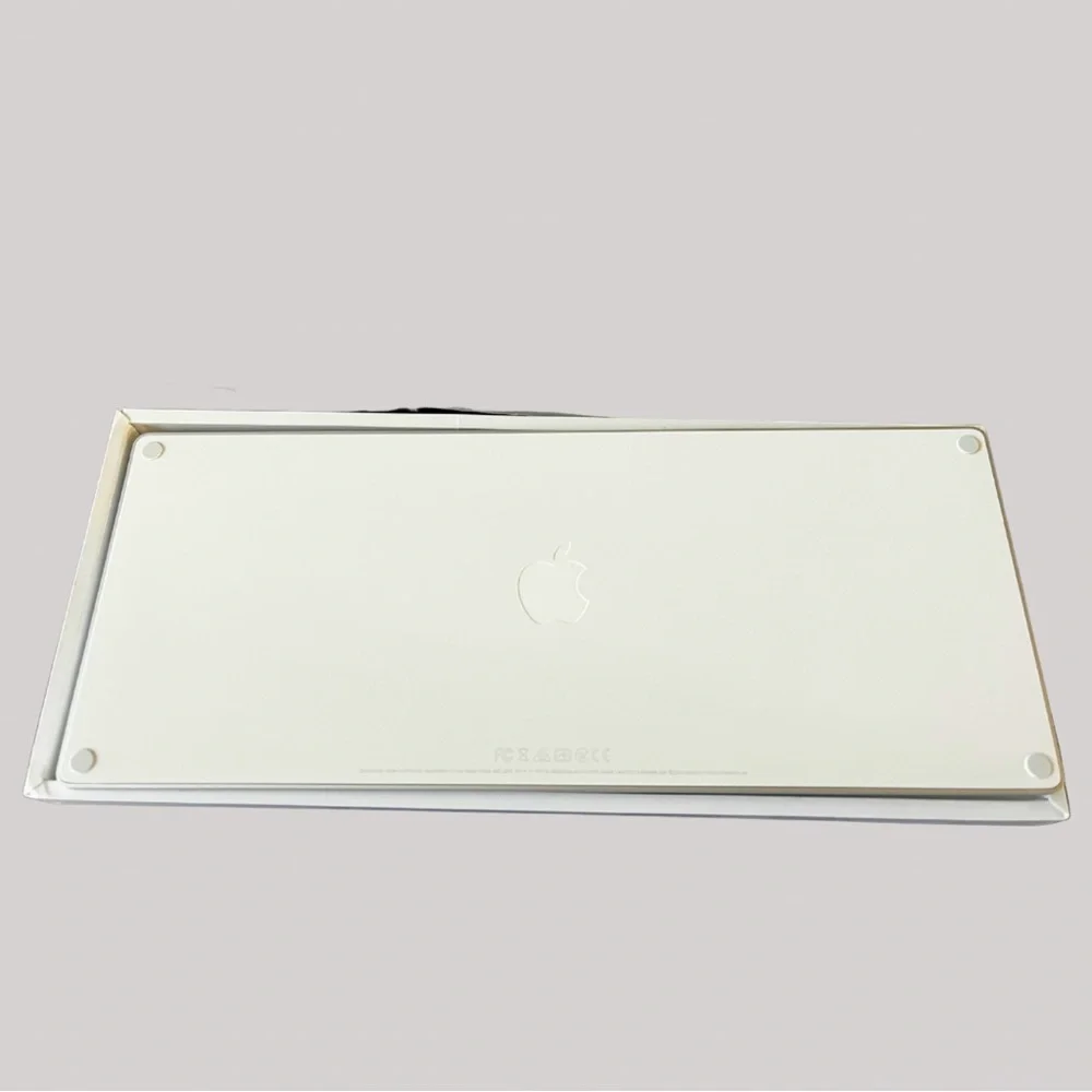 Apple Magic Keyboard Model MLA22L/A1644 Bluetooth w/ Lightning Cable Open Box