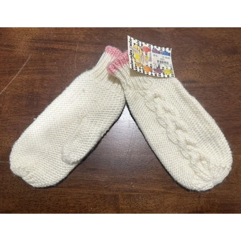 Girls size youth 8 to 16 Ivory and pink acrylic mittens