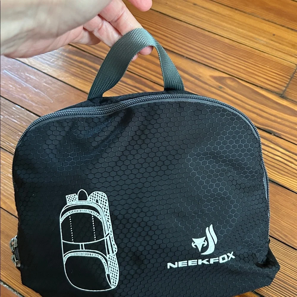 N/A neekfox black