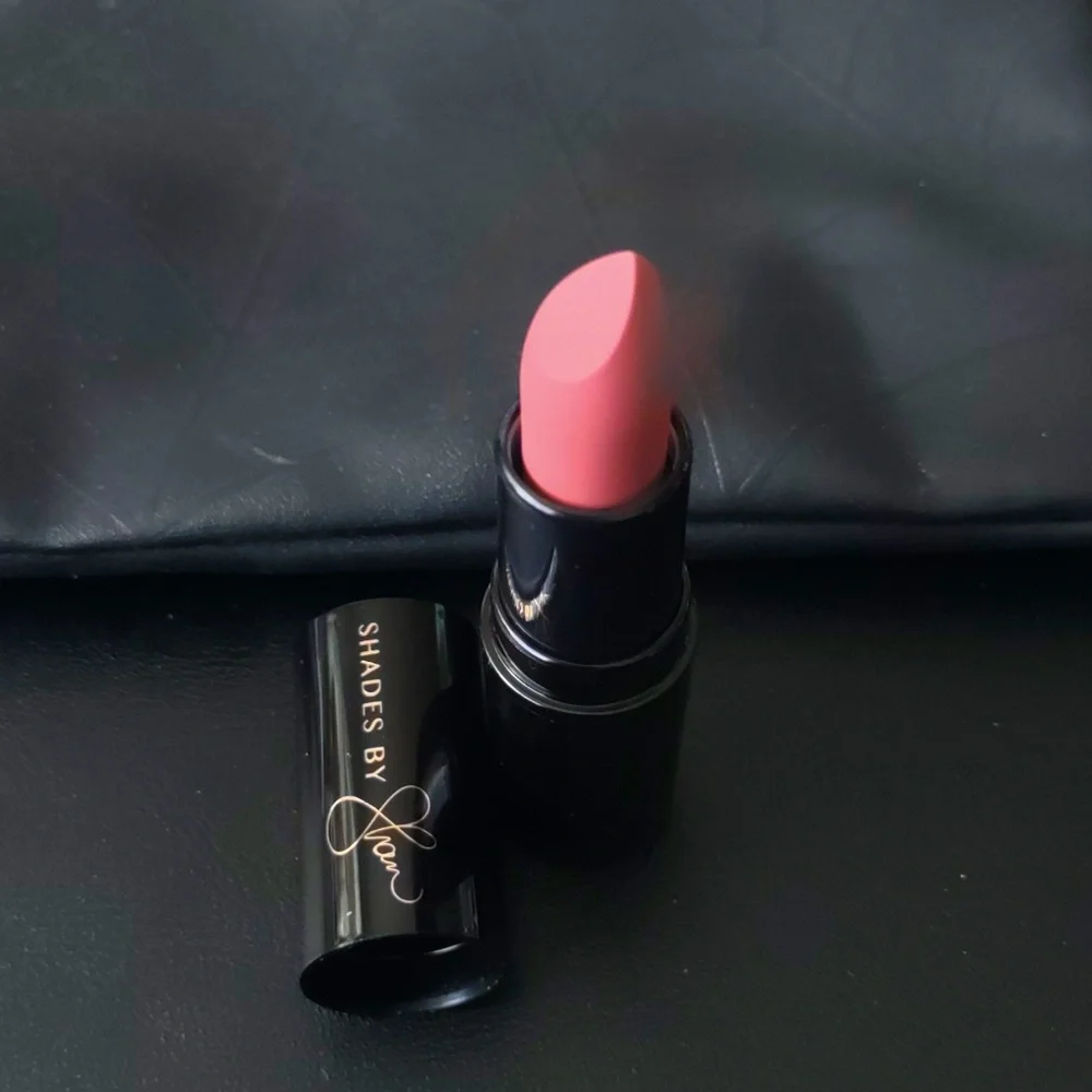 Anastasia Beverly Hills shades by
