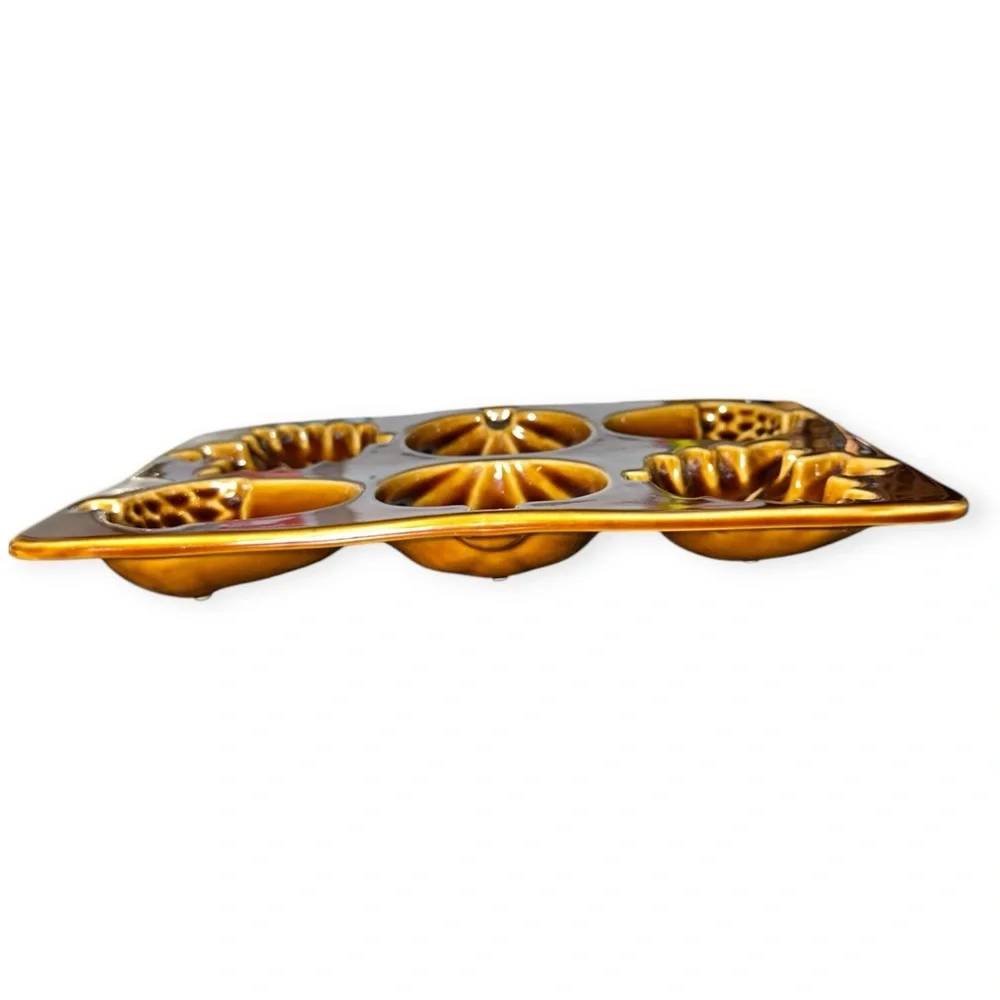 Crate&Barrel mold pumpkins ceramic