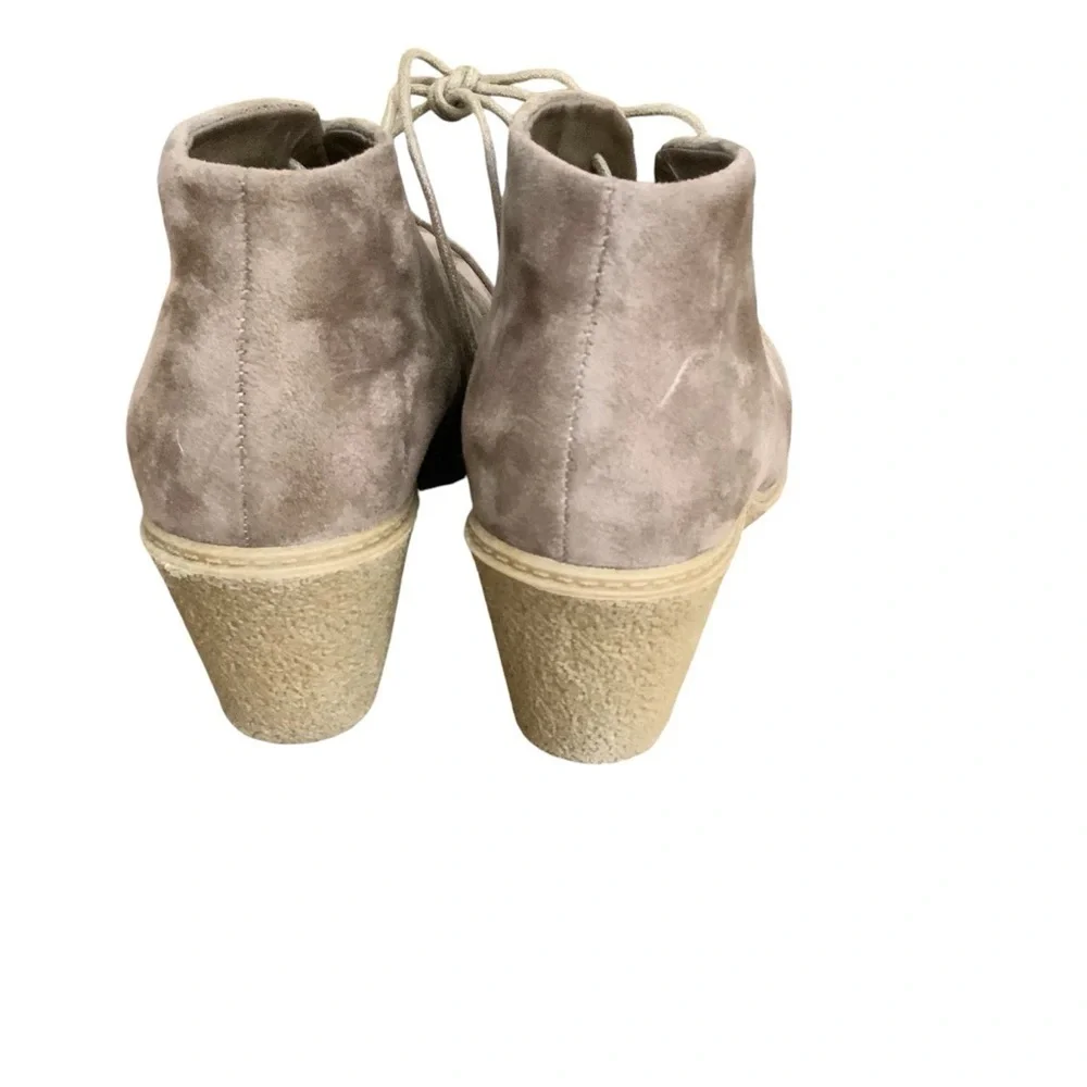 Cloudwalkers brown lace up boots. Size 9.5W
