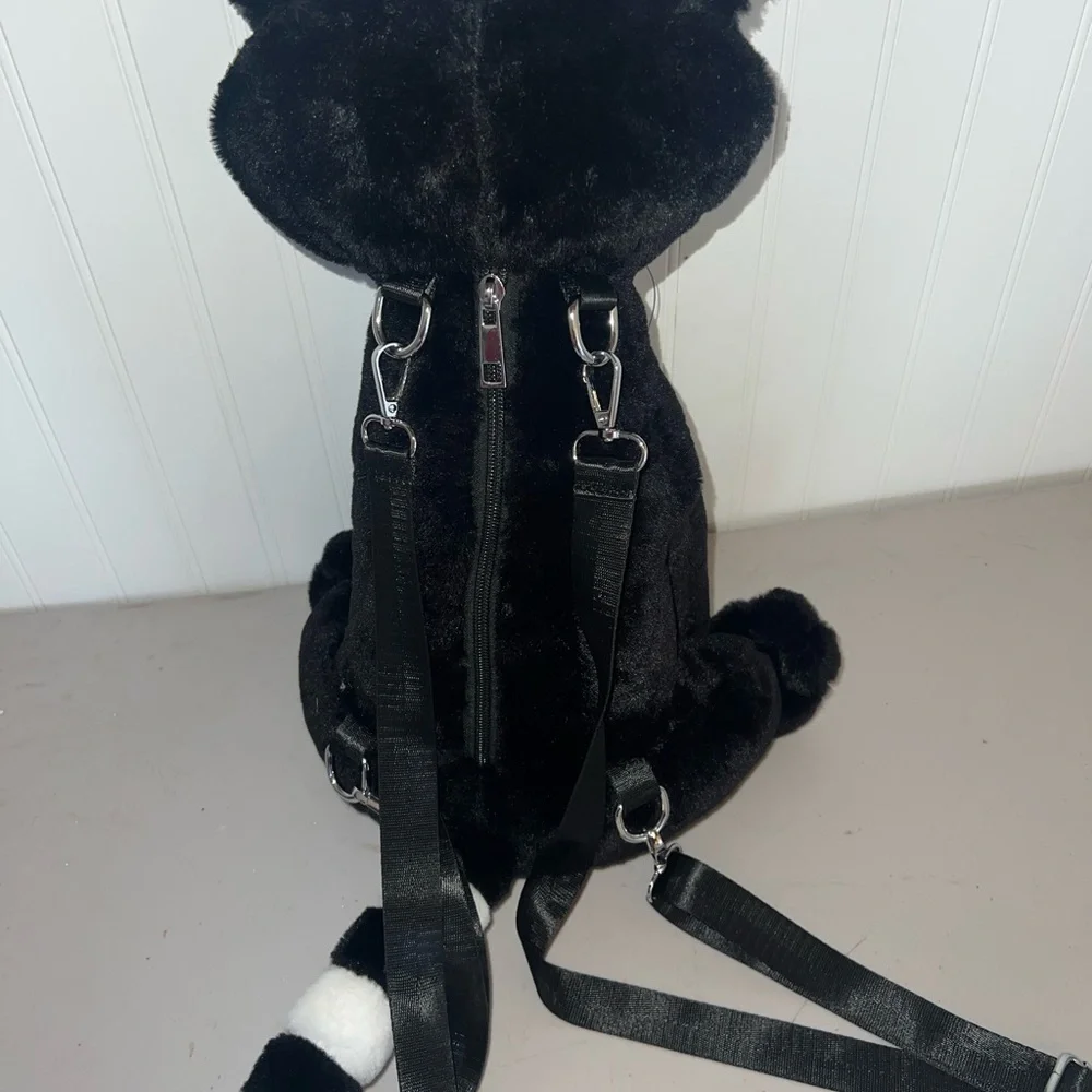 N/A adorable black