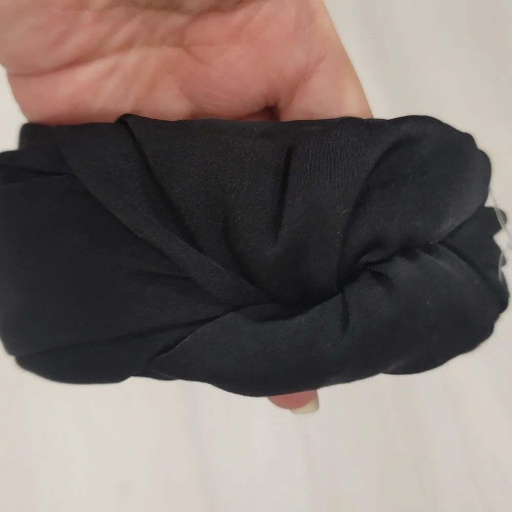 The Beachwaver Co. size standard
