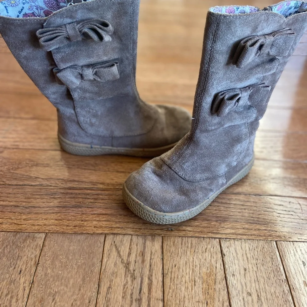 Livie & Luca charming suede