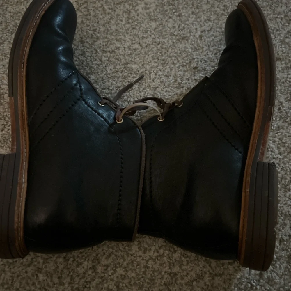 UGG Men's Dark Brown Leather Chukka Boots