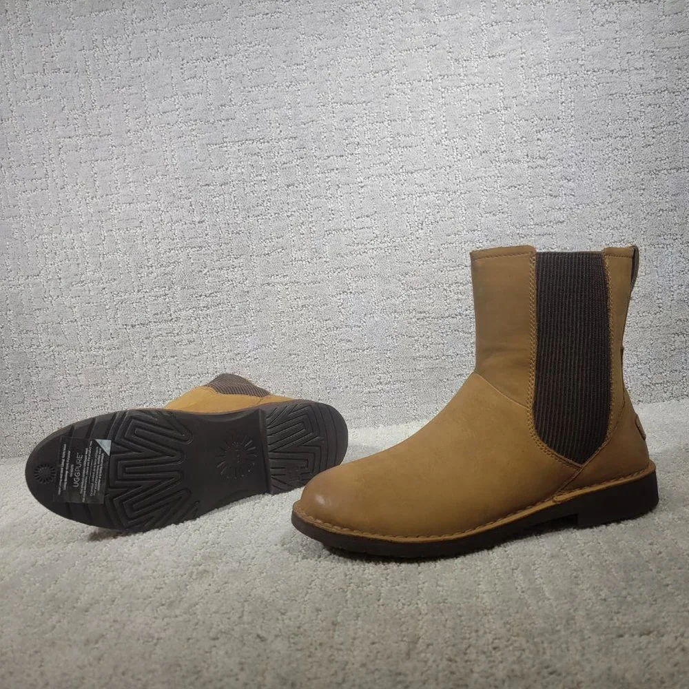 UGG Larra Womens Size 10.5 Chestnut Water Resistant Nubuck Leather Chelsea Boots