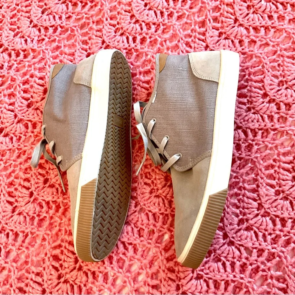 Toms chic gray