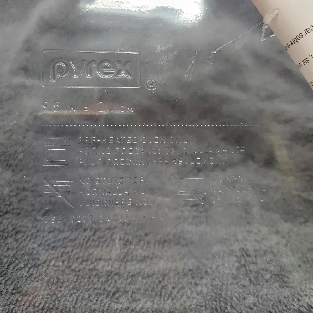 Pyrex pie tin