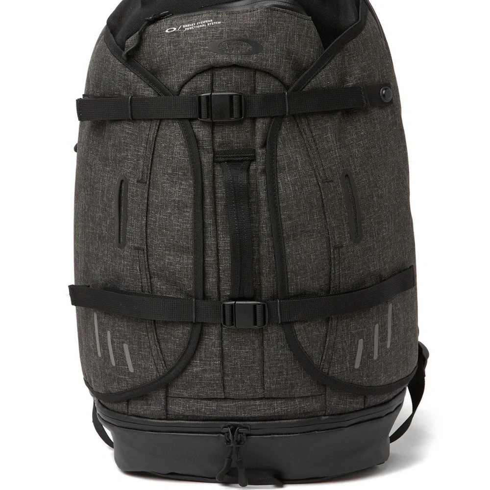 New Oakley Aero Pack Bag