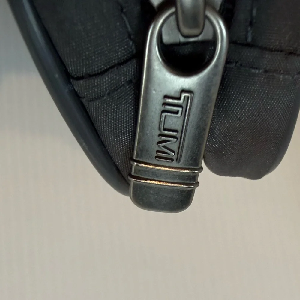 Tumi sleek black