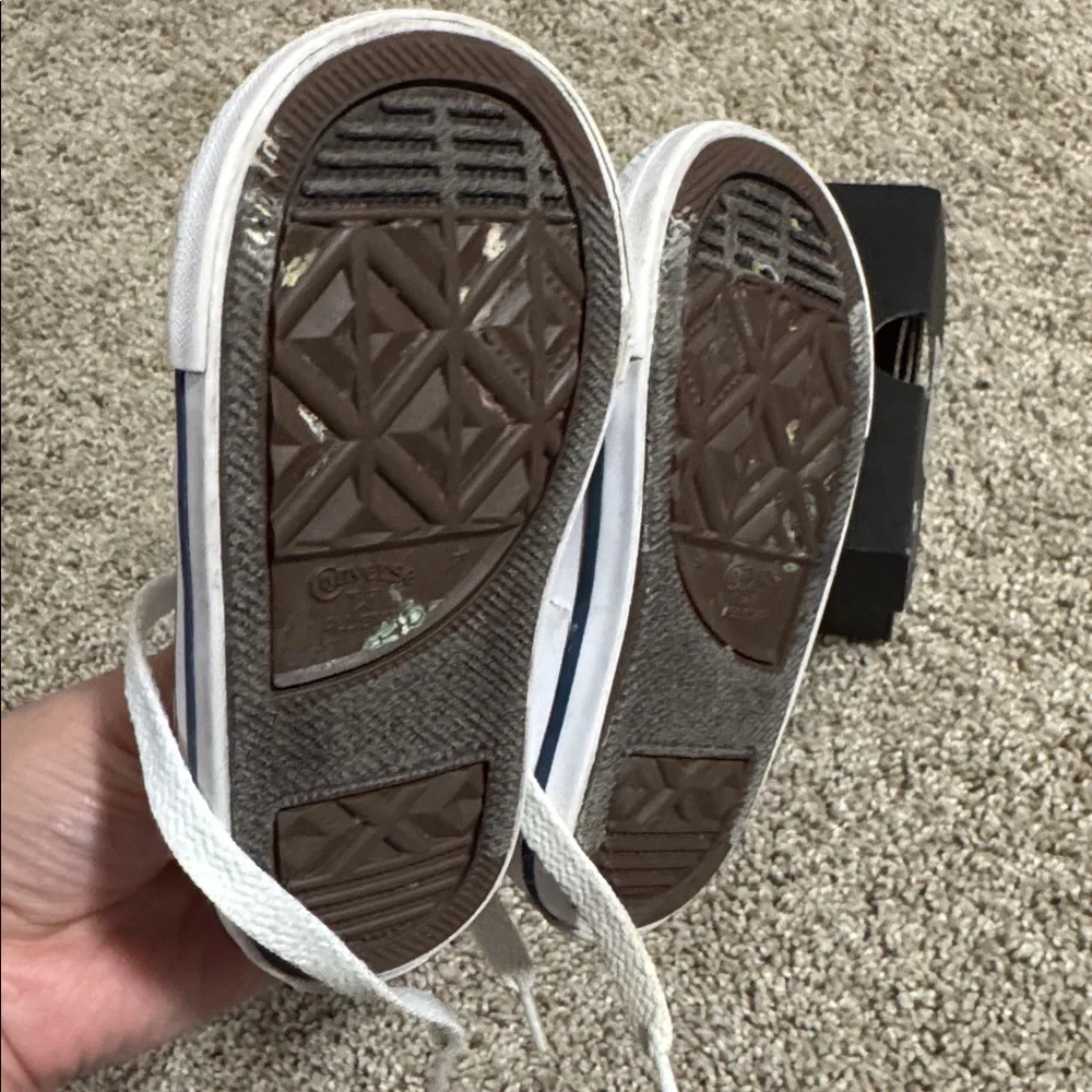 Converse preowned good