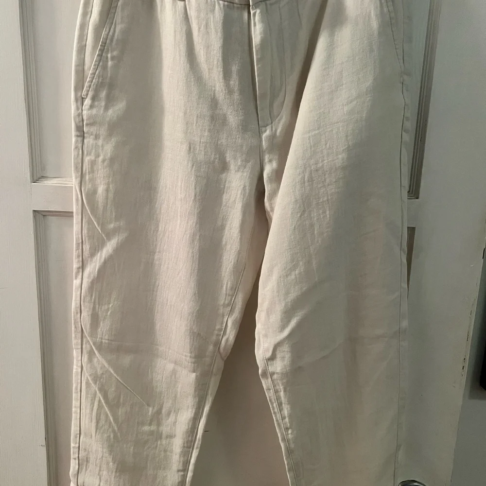 Banana Republic stylish light