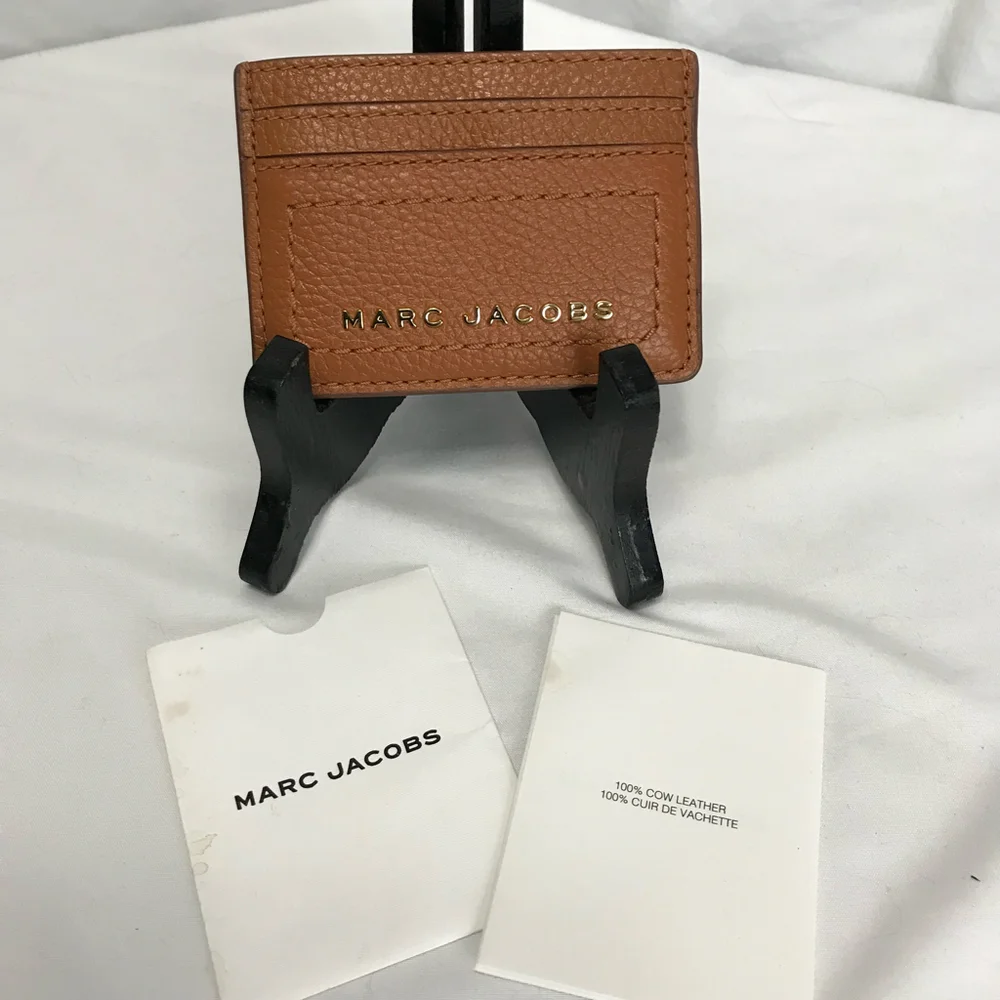 Marc Jacobs Leather Card Holder in “Smoked Almond” NWOT