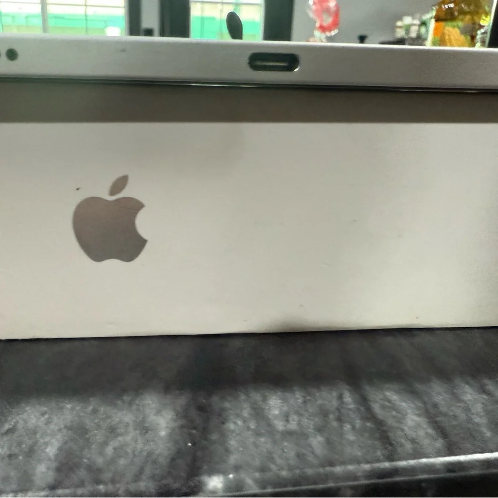 Apple experience sleek
