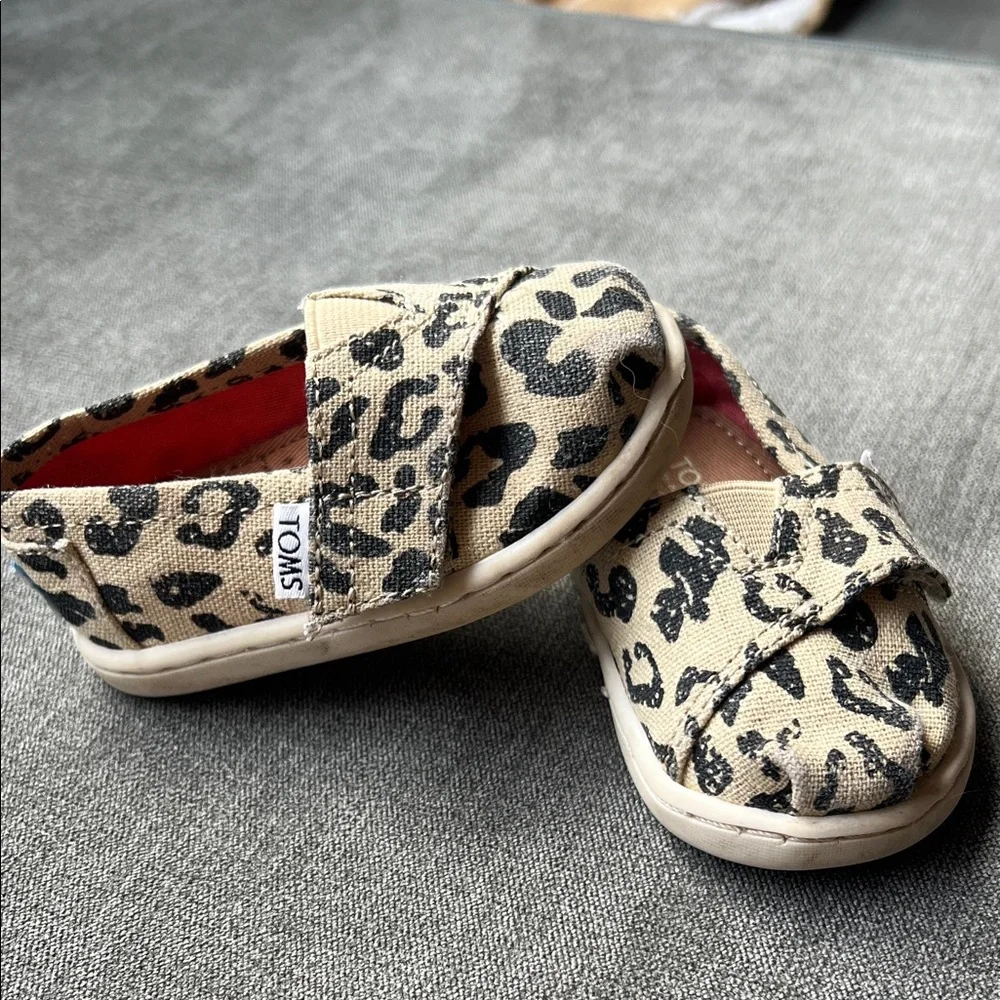 TOMS Alpargata Classic Toddler Shoe - 4 leopard print