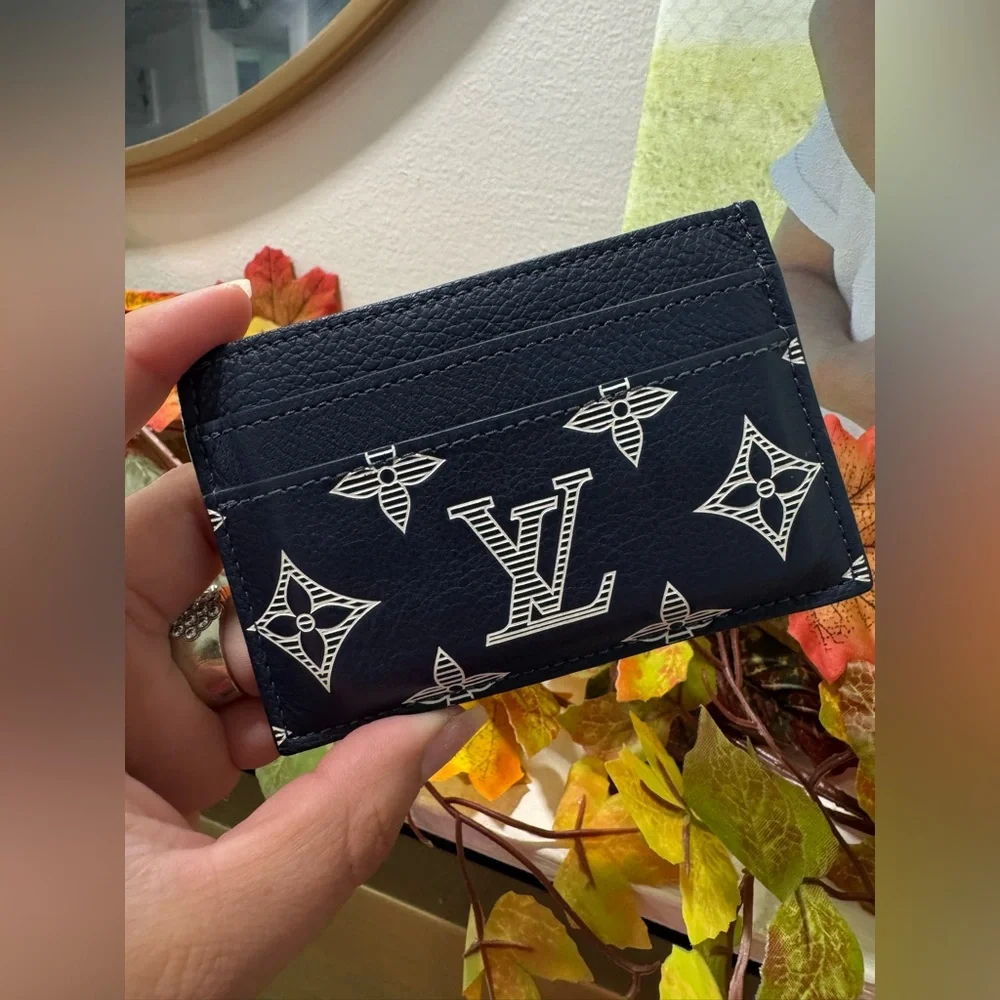 ONE DAY SALE✨ Louis Vuitton Dark Blue Monogram shadow double Card Holder
