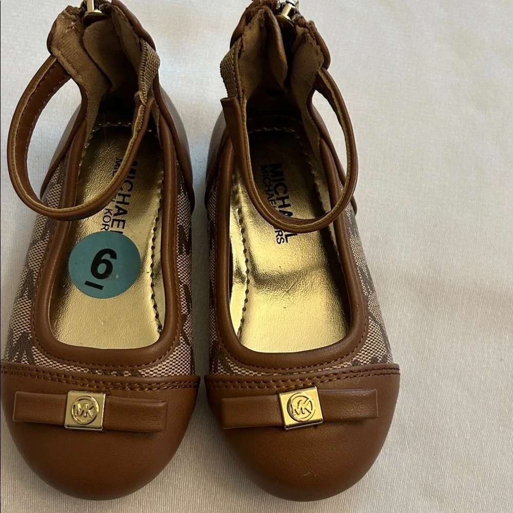 Michael Kors chic tan
