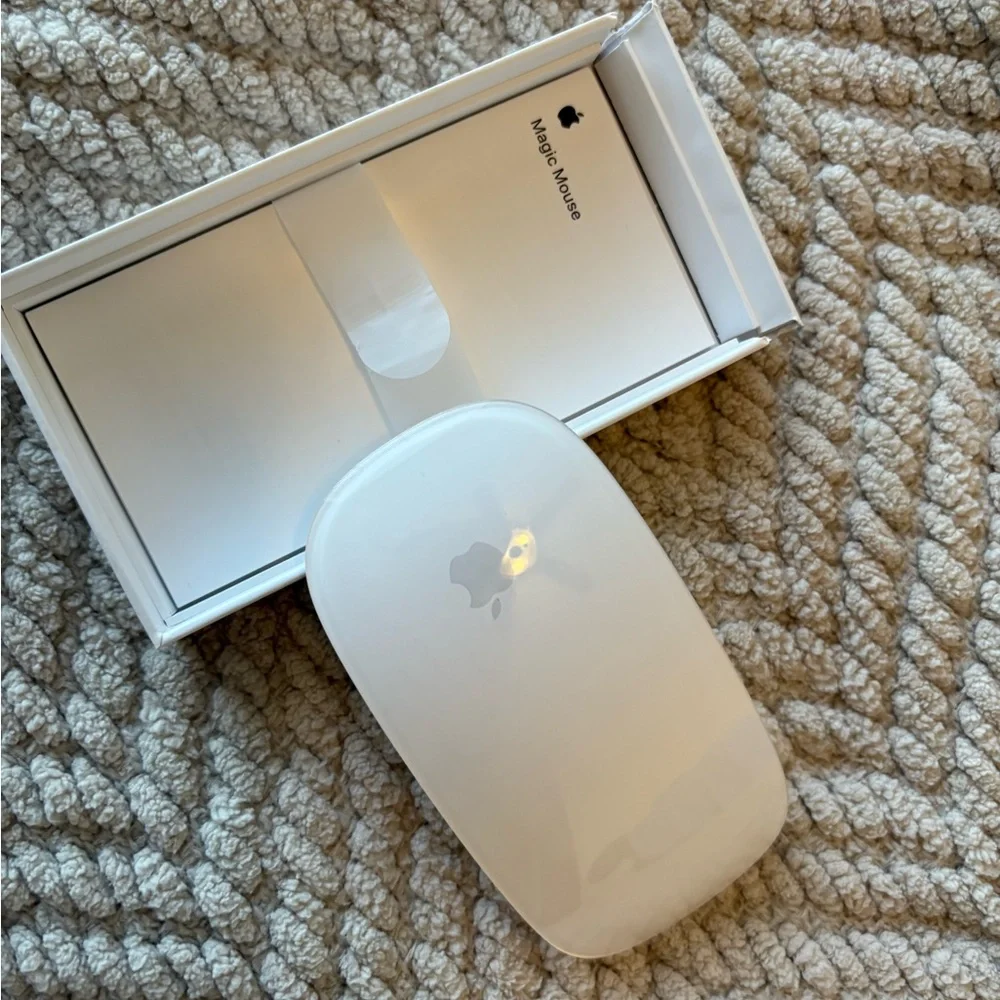 Apple sleek white