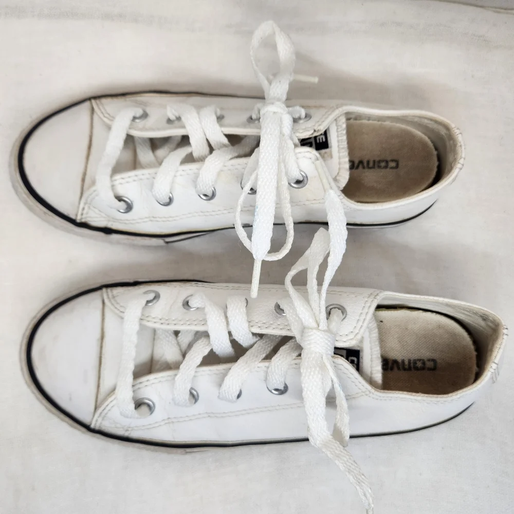 Converse junior size