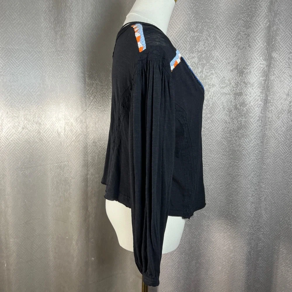 Free People Black Embroidered V Neck Long Sleeve Boho Cropped Top Shirt Size S