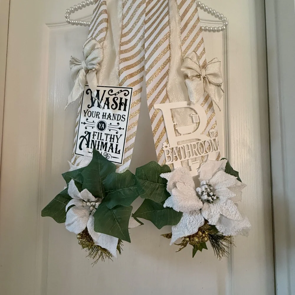 Holiday Wreath holiday bathroom