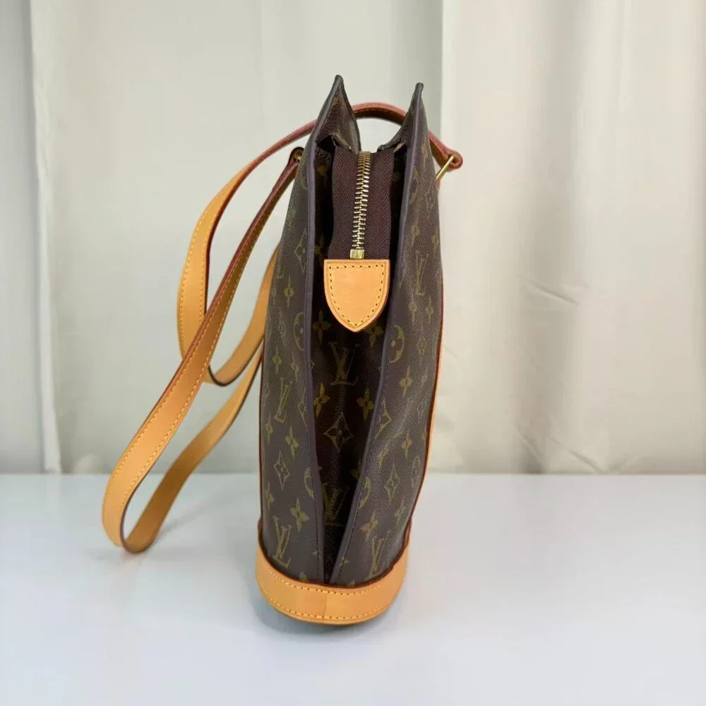 Louis Vuitton very good