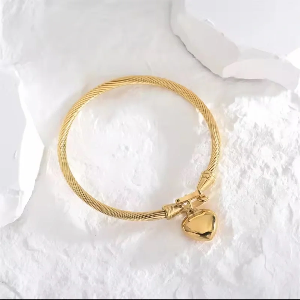 Bracelet 18K Gold Stainless Steel Heart Bangle