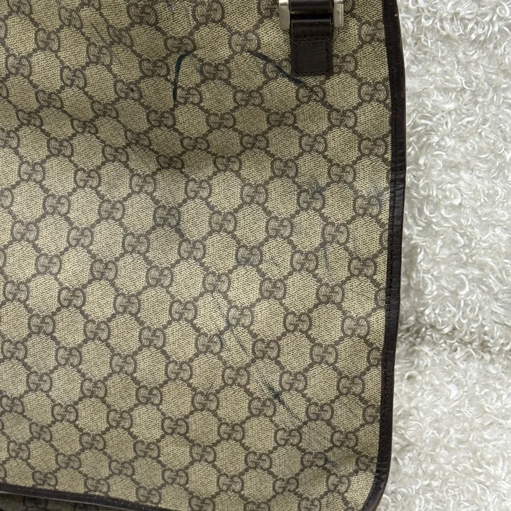 Gucci stylish messenger