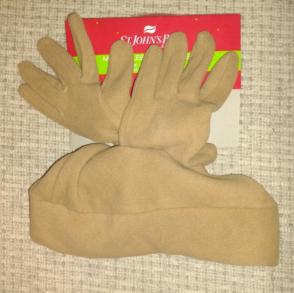 St. John's Bay 2 Piece Micro Fleece Cheetah Colored Hat and Gloves. OS. NWT.