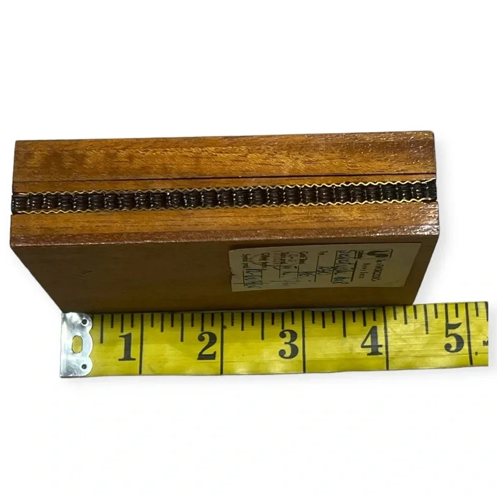 Vintage excellent hinged