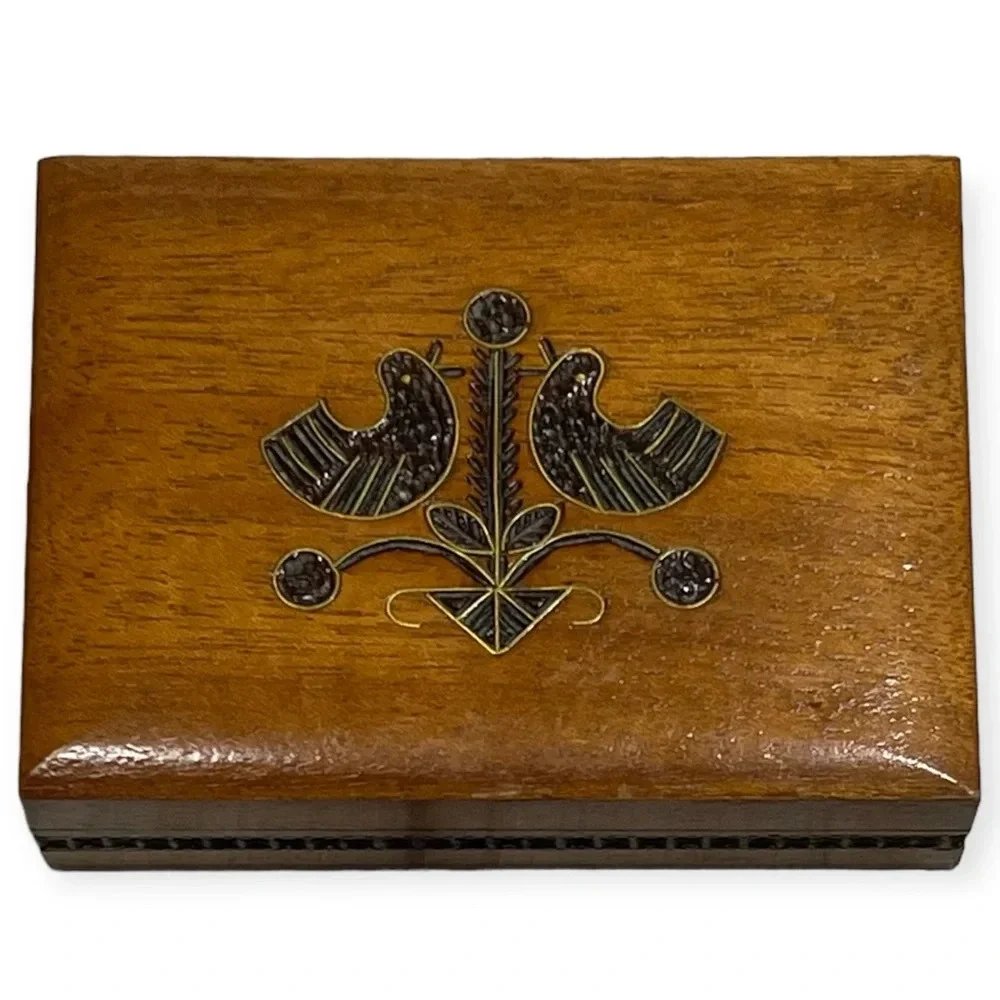 Vintage excellent hinged