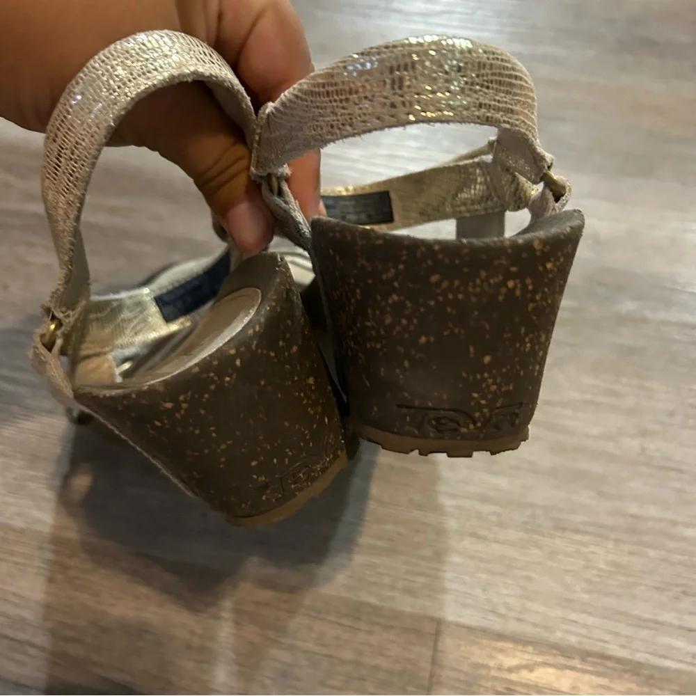 Teva ventura leather