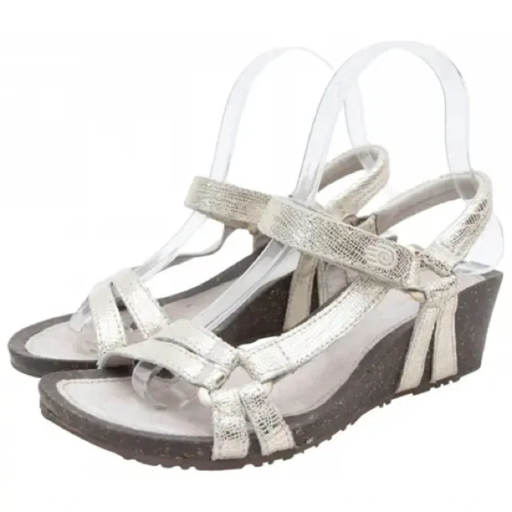 Teva ventura leather