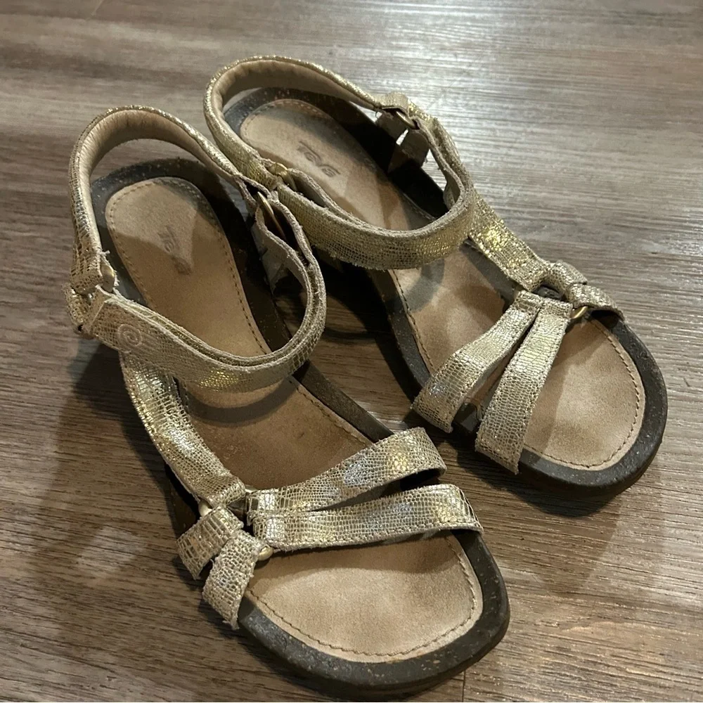 Teva ventura leather