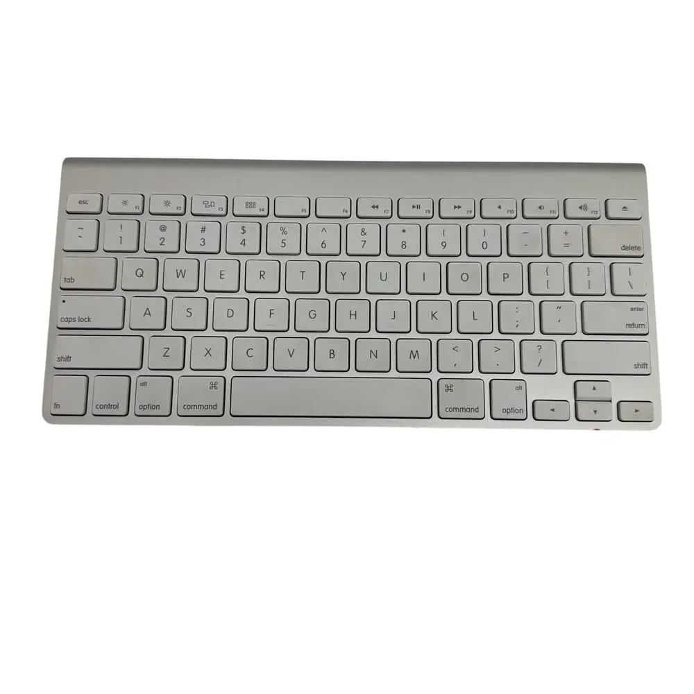 Apple Wireless Keyboard A1314 Silver Aluminum Bluetooth - Tested Working