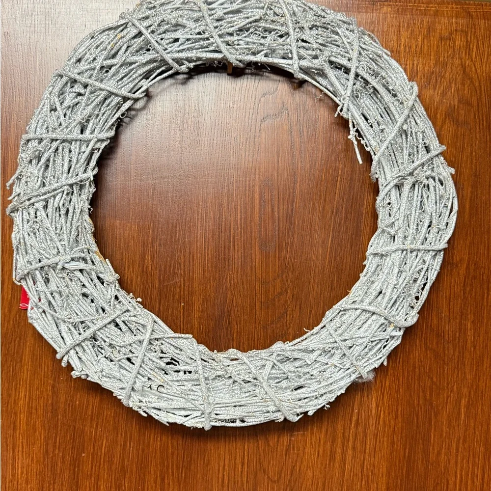 Ashland White Glitter Grapevine Holliday Wreath 18”
