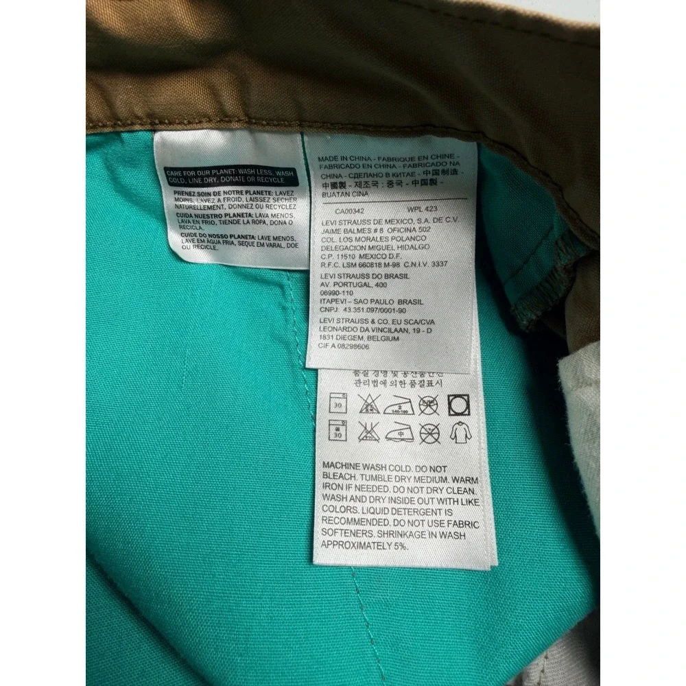 Levis outings adventures pocket