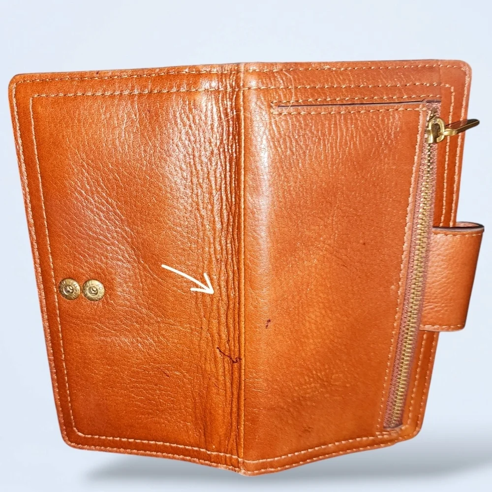 Fossil you your clutch