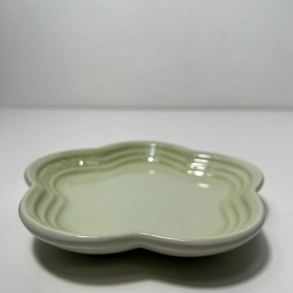 Le Creuset description add