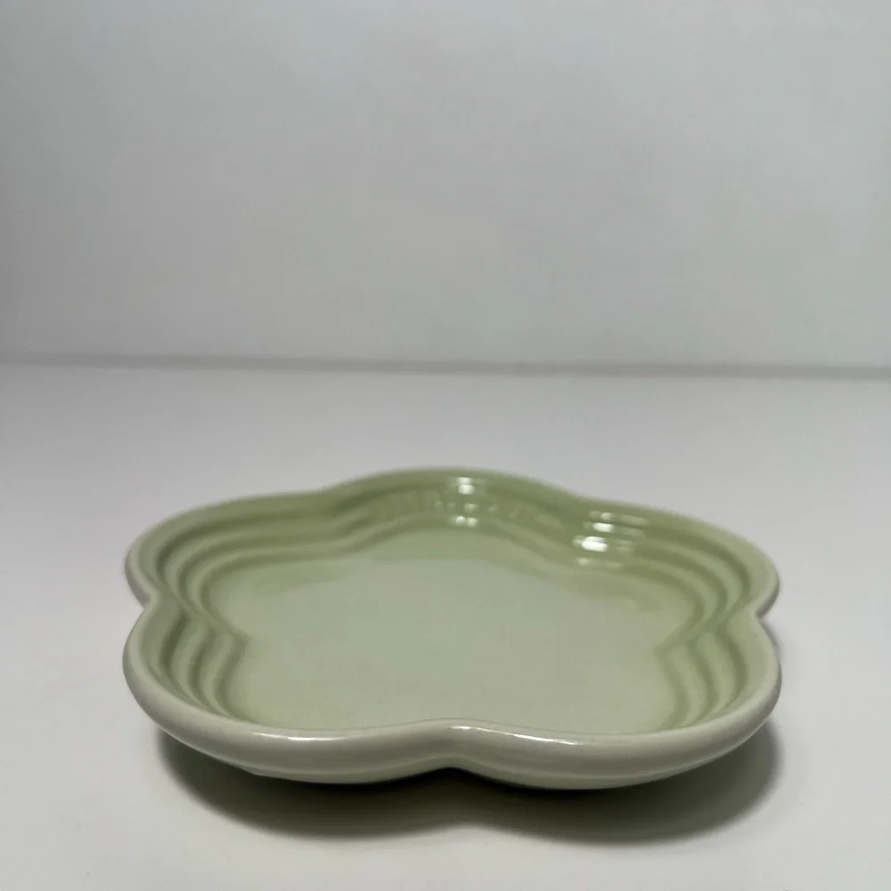 Le Creuset description add