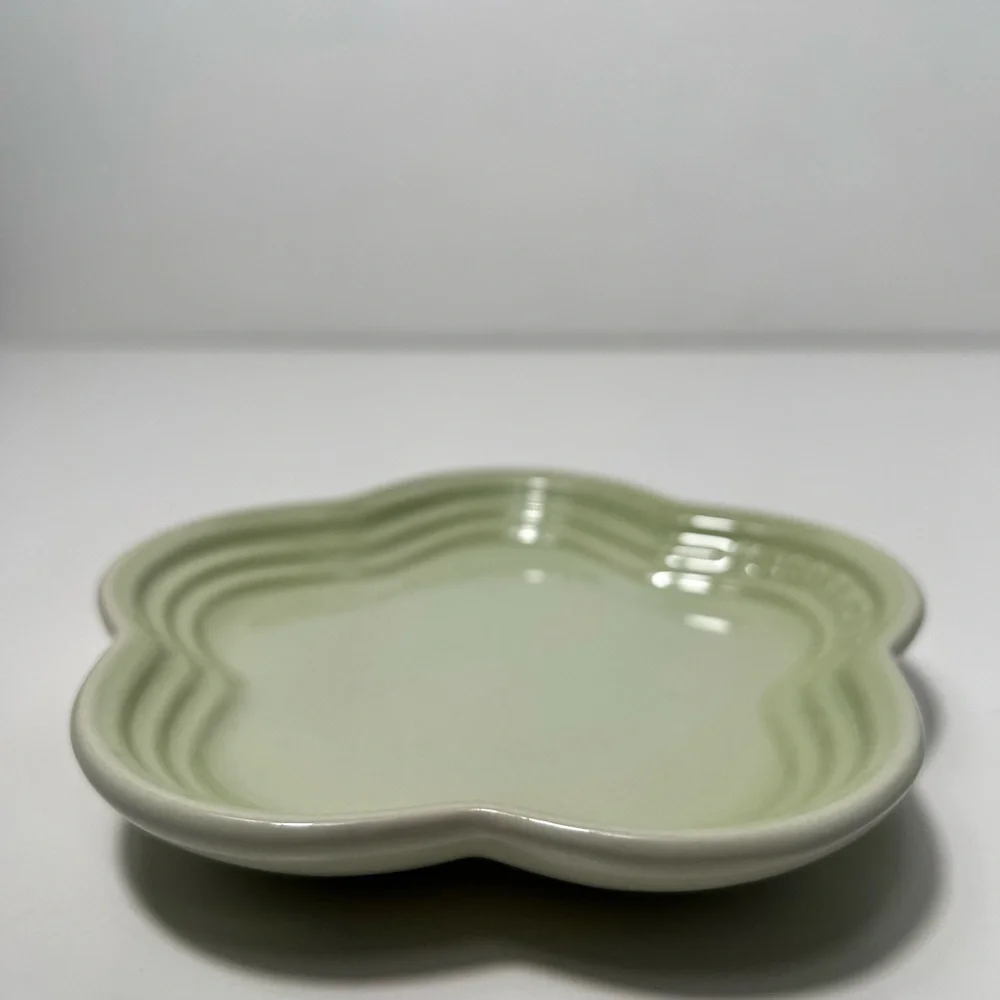 Le Creuset description add
